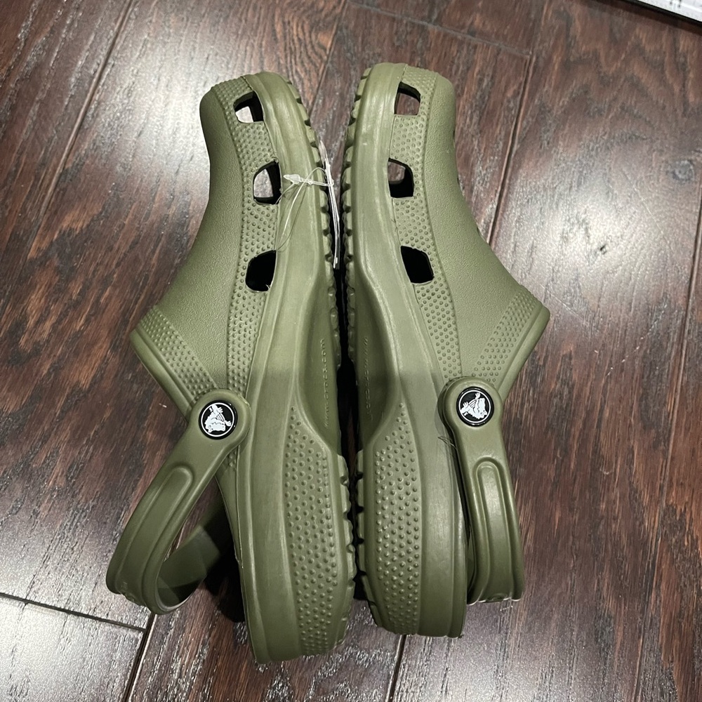 Crocs Classic Clog Army Green Women Size 9/Men 7 NEW - Picture 5 of 6